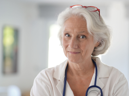 Pensionado’s aan het werk in de zorg? Een goed idee!