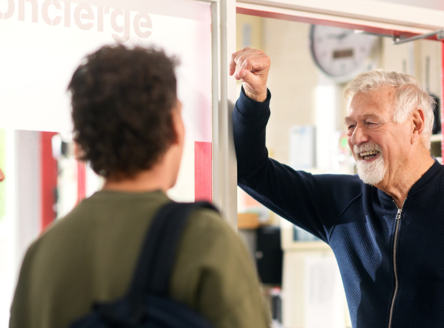 Doorwerken in het onderwijs is financieel voordelig